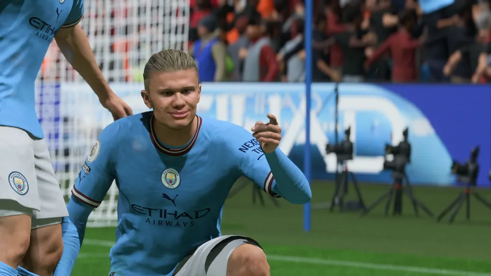 هالند 90 OVR
